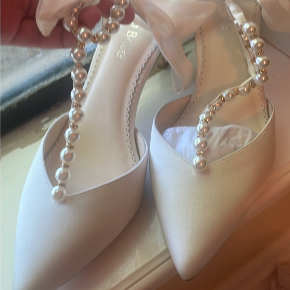 NEW 9.5 Ivory Bella belle heels. Pearl adorned and gorgeous.